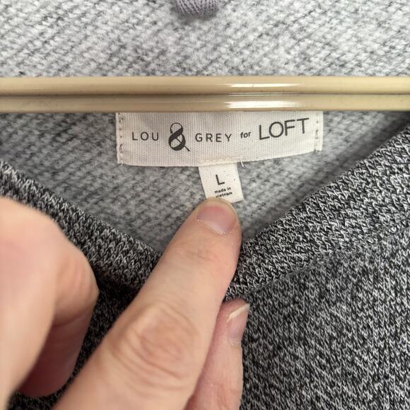 Lou & Grey Lou & Grey Heart Emoji Fleeceback Sweatshirt embroidered preppy twee - Picture 9 of 10